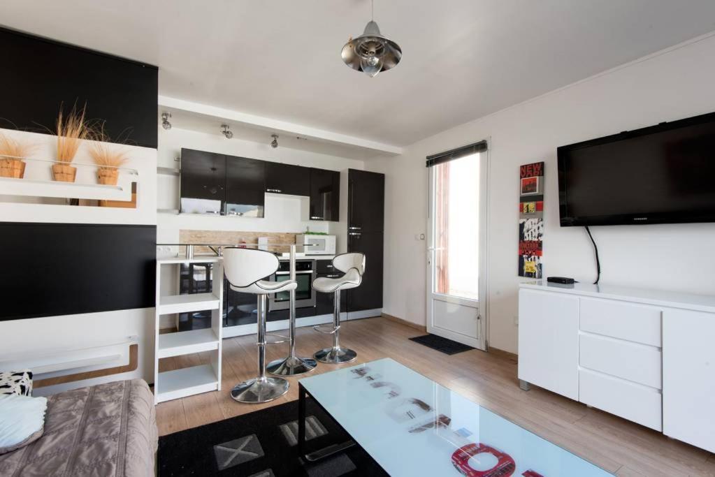 Maison *** Avec Cour 3Km Plage Et La Rochelle Saint-Vivien  Εξωτερικό φωτογραφία